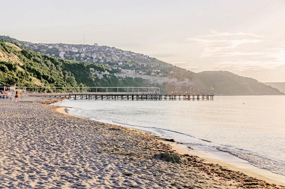 Hotel Malibu Albena Kültér fotó